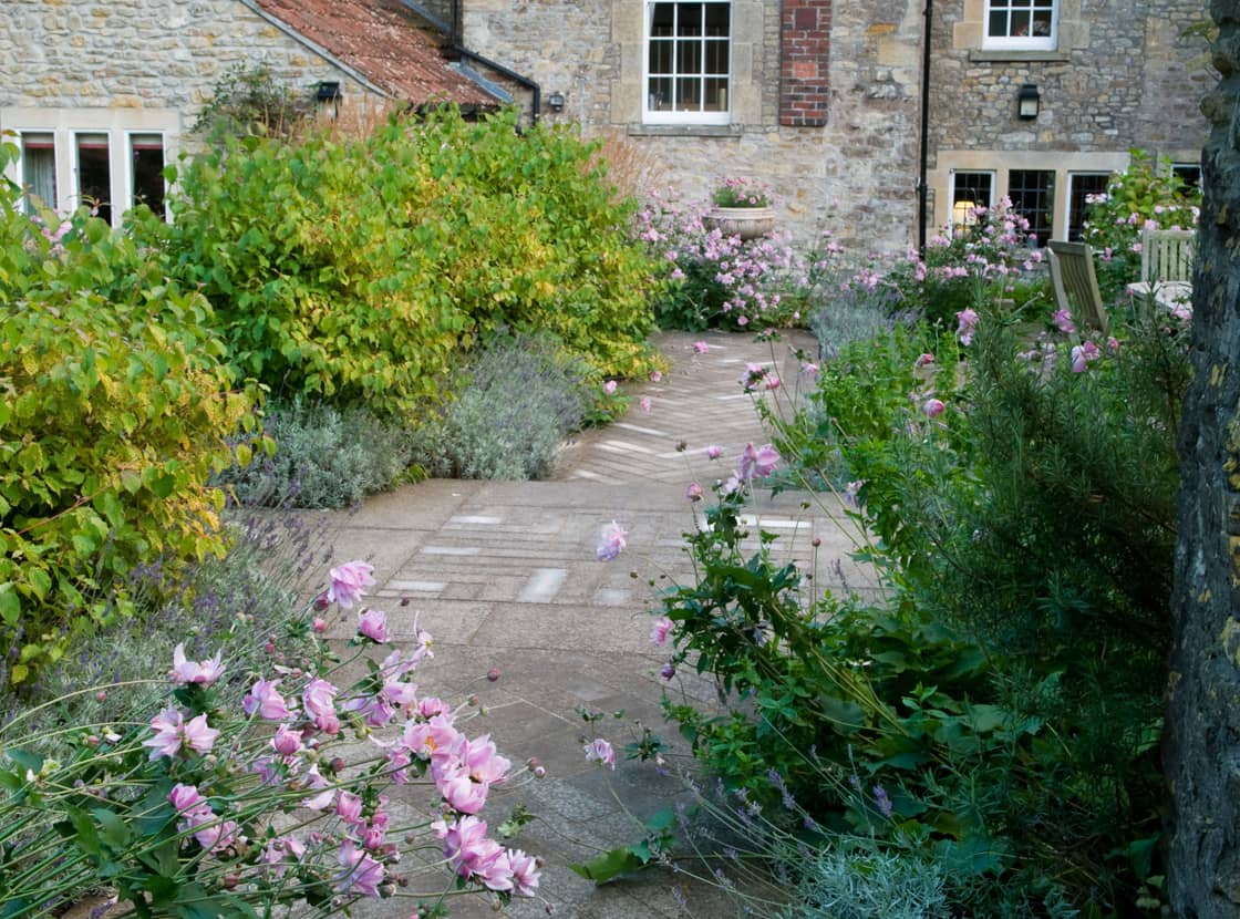 modern country garden